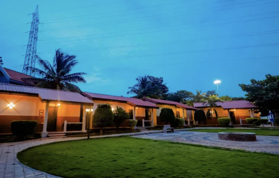 Moonlit Manor Resort