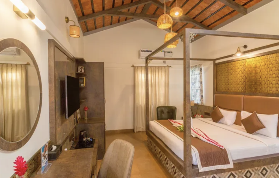 Moonlit Manor Resort